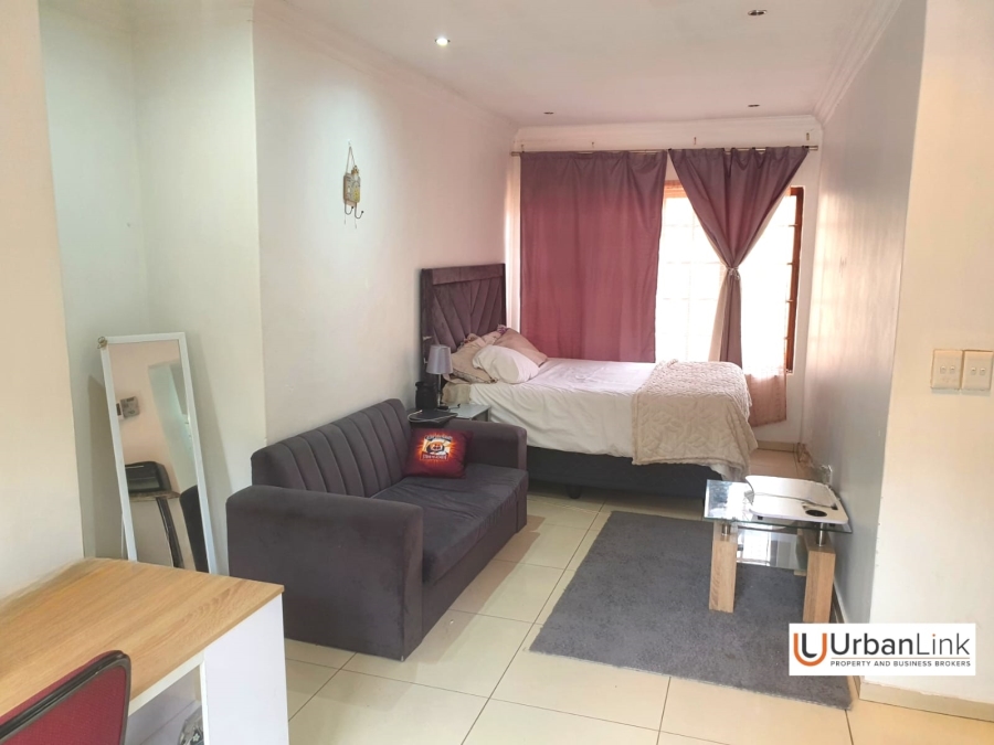 6 Bedroom Property for Sale in Safari Gardens North West